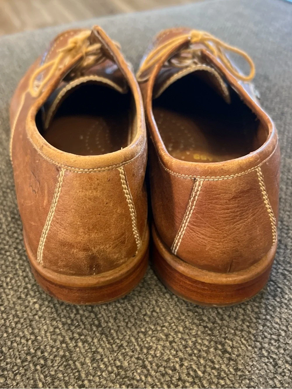 Vtg Levi's Brown Leather Cutlass Boat Shoes with Contrast Laces